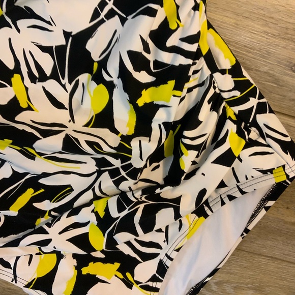DKNY Black and Yellow Leaf Print Ladies One Piece. Size L - Picture 3 of 6